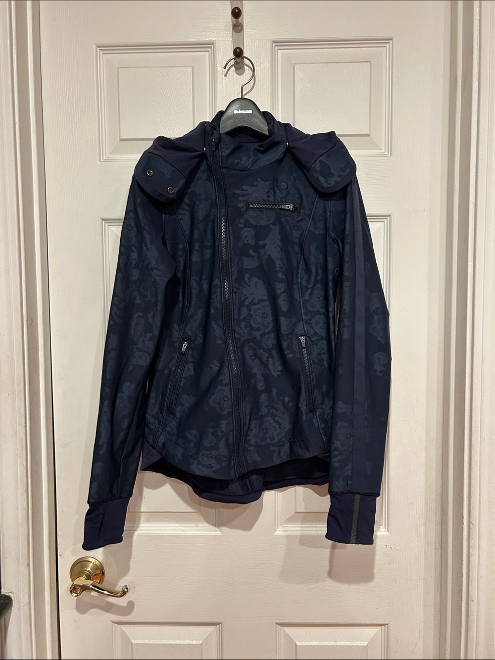 lululemon athletica Women’s Floral-Print Navy Jacket